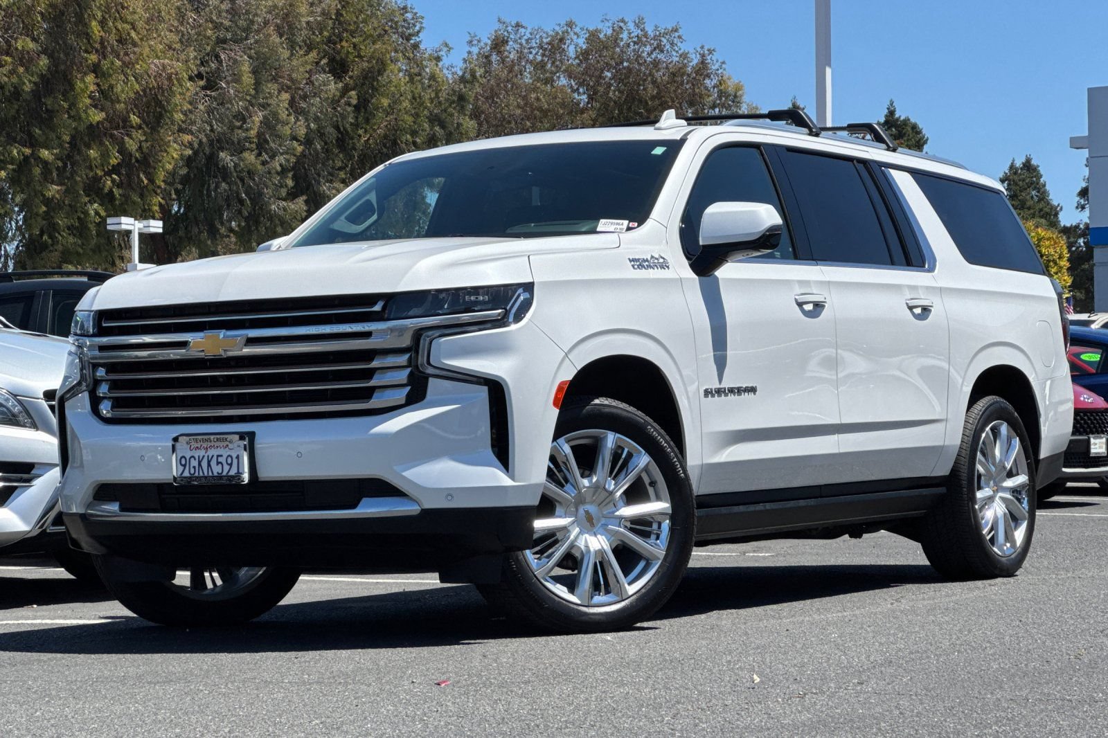 Used 2023 Chevrolet Suburban High Country w/ LPO, Illumination Package AWD/4WD image 8