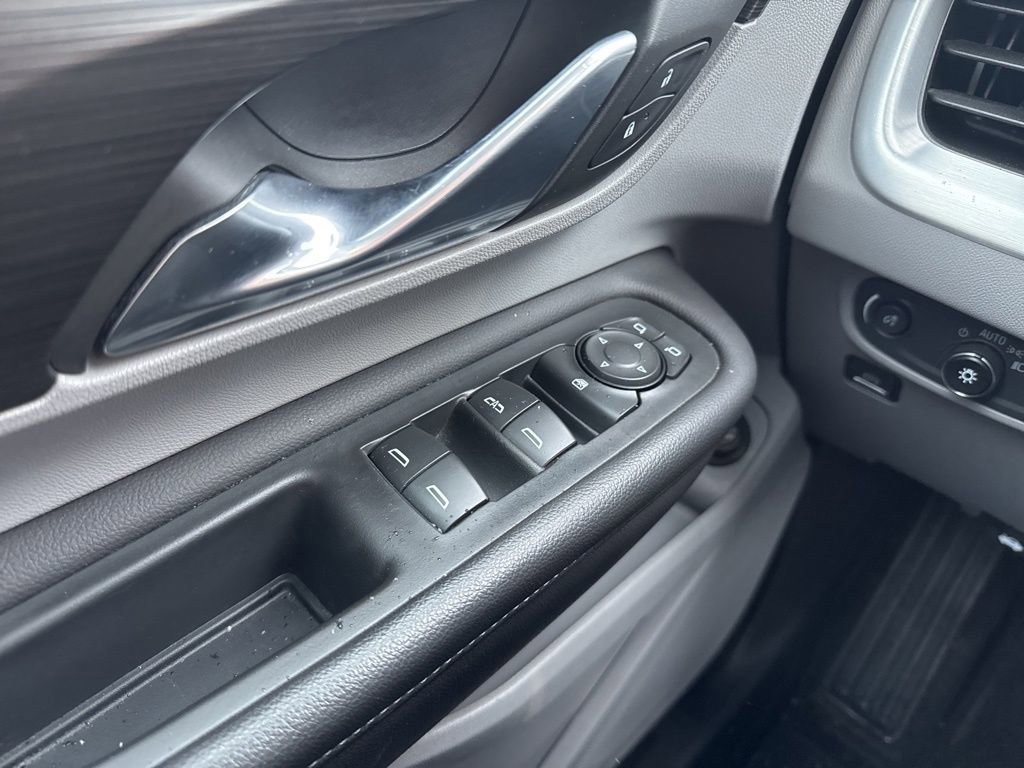 Used 2022 GMC Terrain SLT image 23