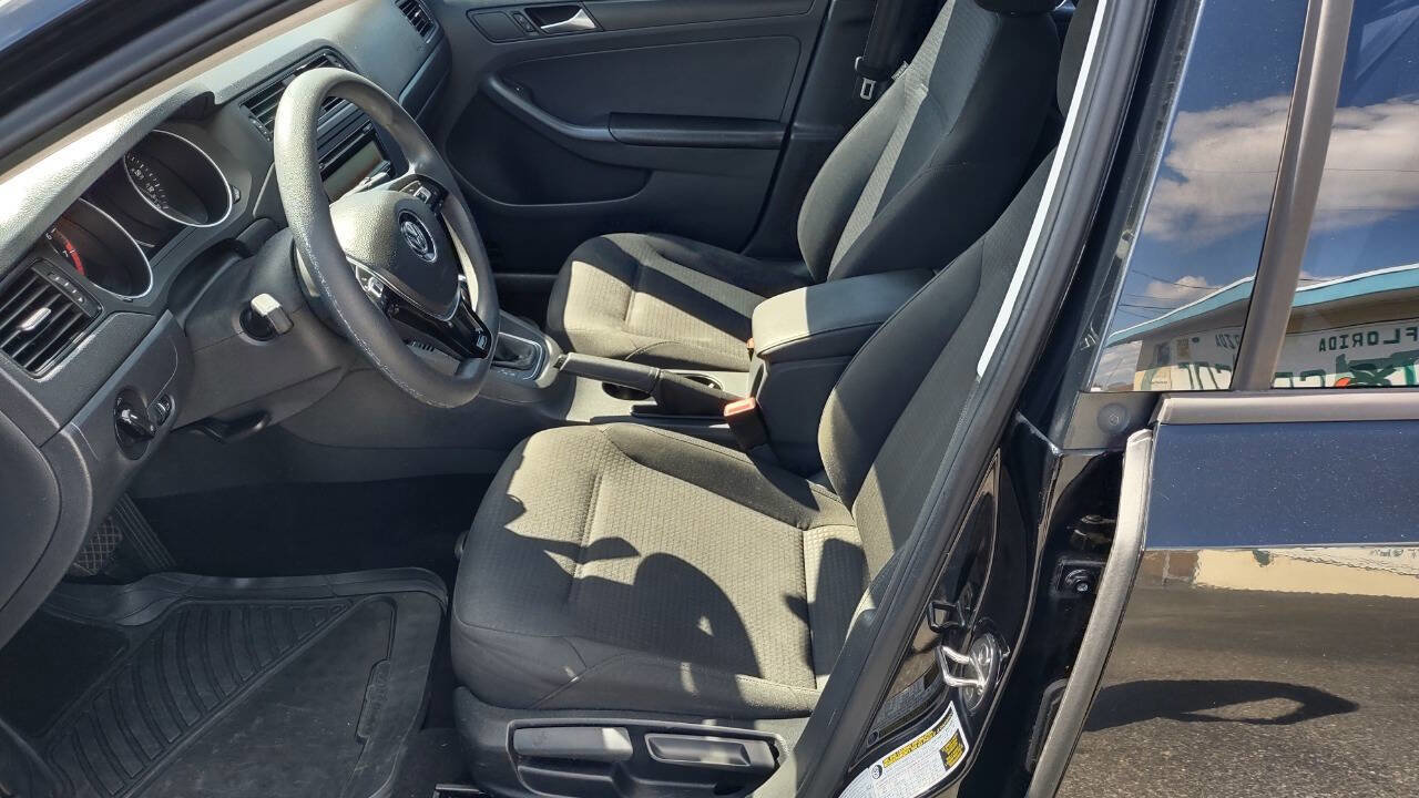 Used 2015 Volkswagen Jetta S image 11