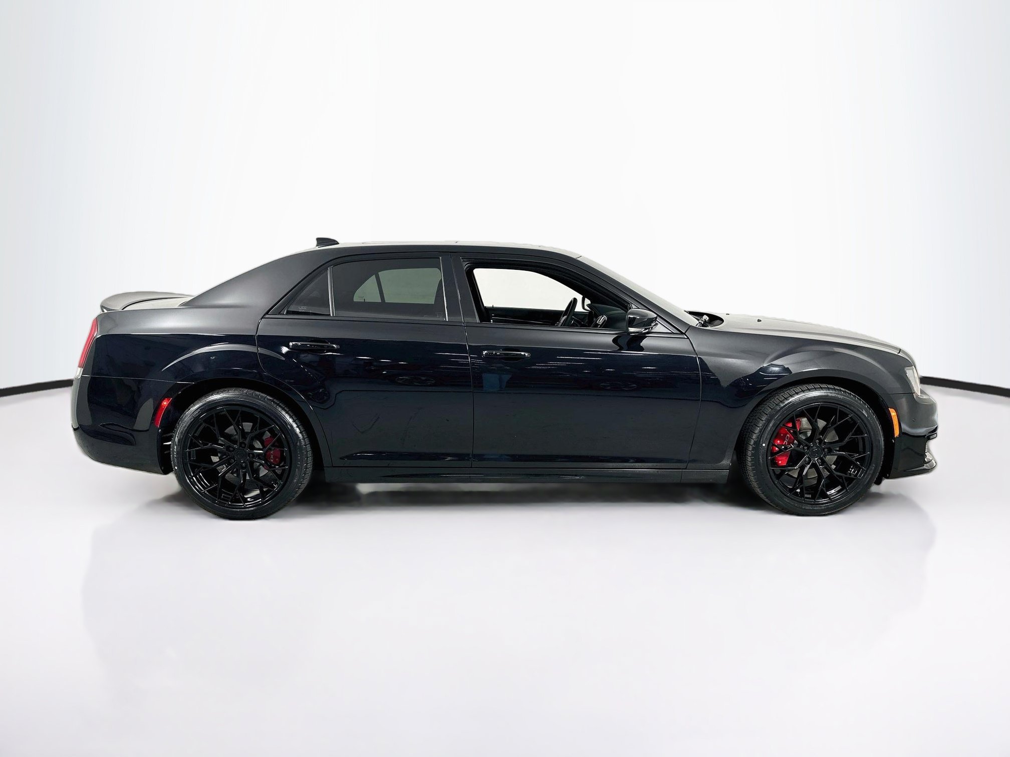 Used 2022 Chrysler 300 S RWD image 4
