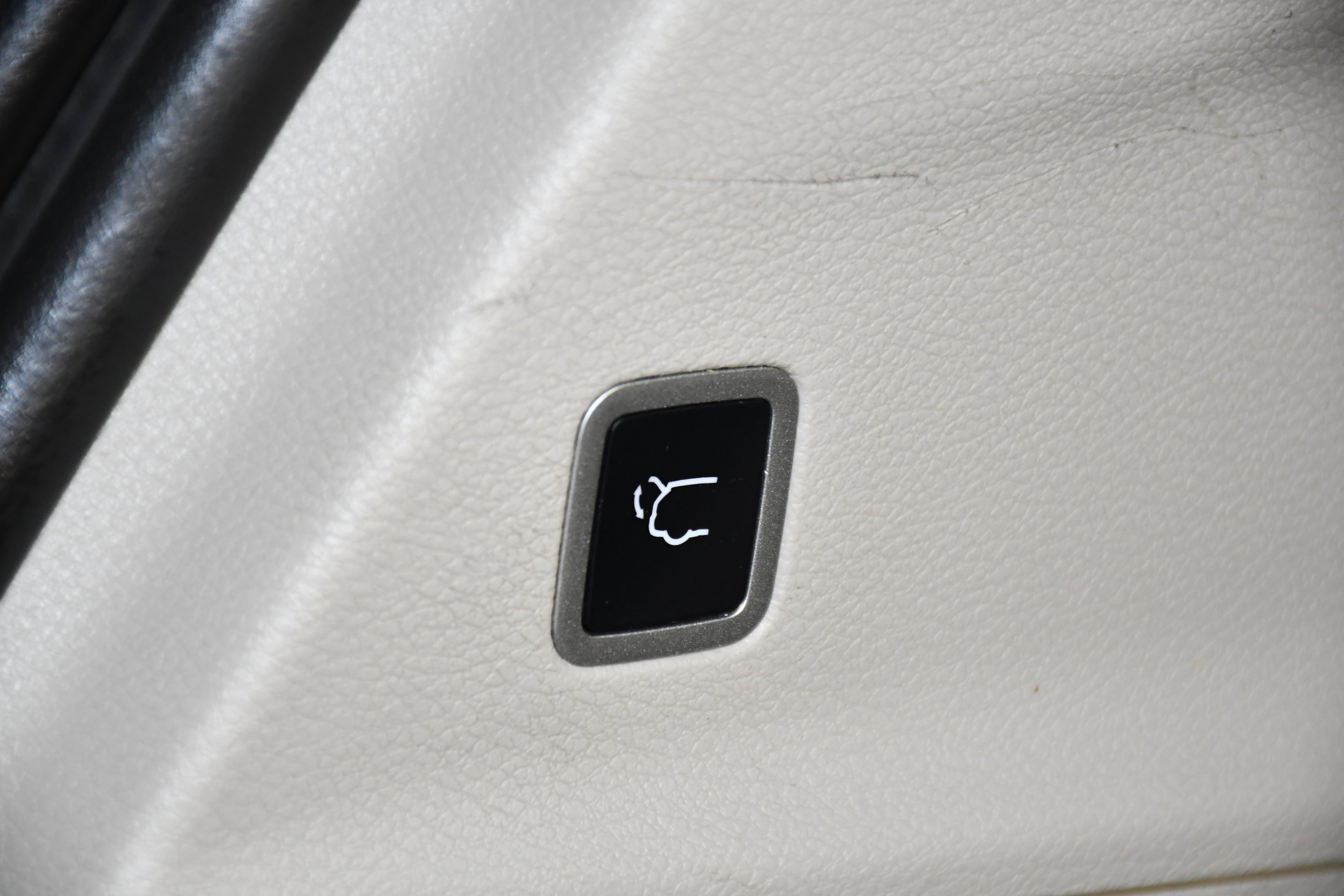 Used 2023 Chrysler Pacifica Touring-L image 49