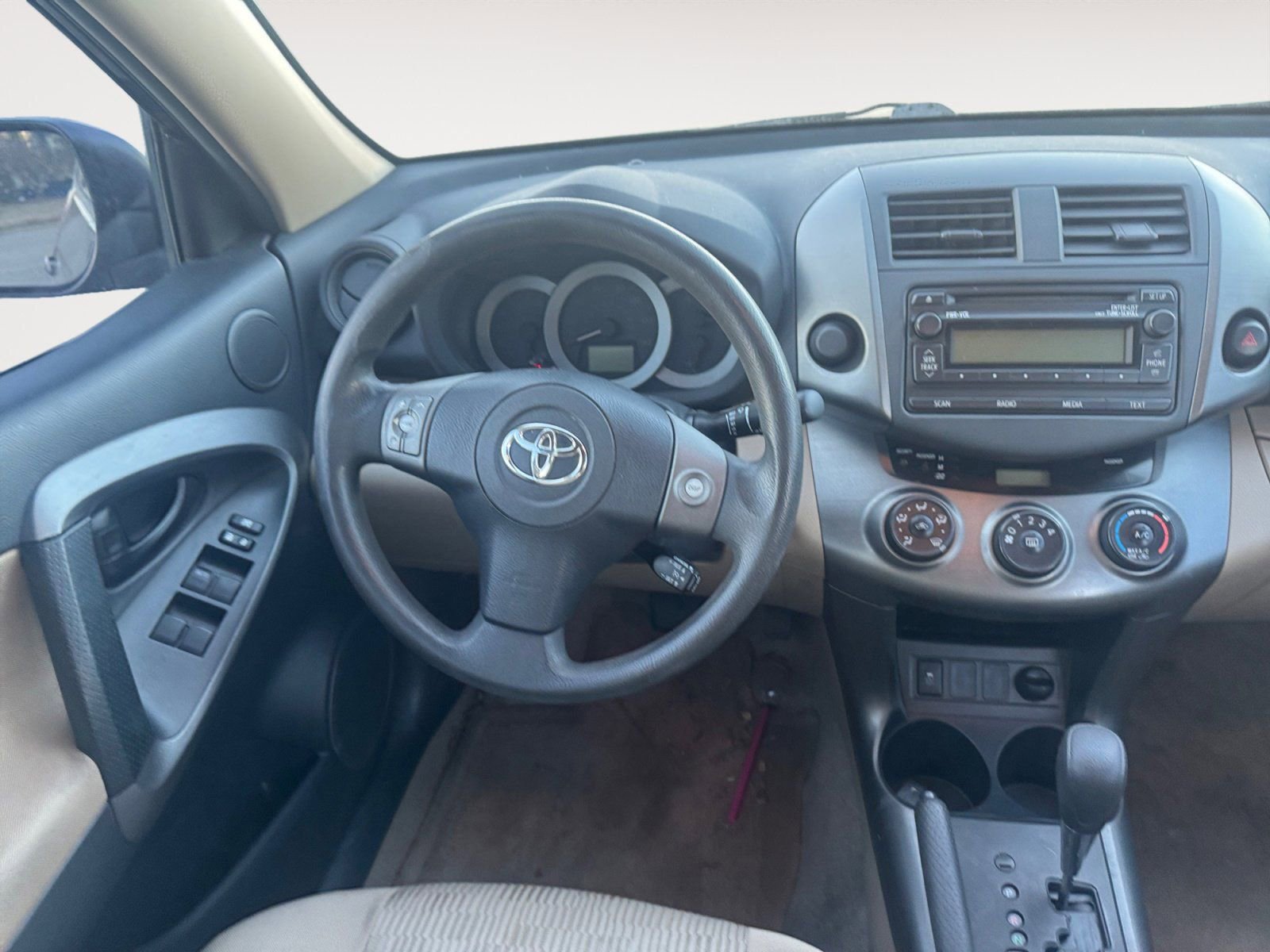 Used 2012 Toyota RAV4 FWD image 12