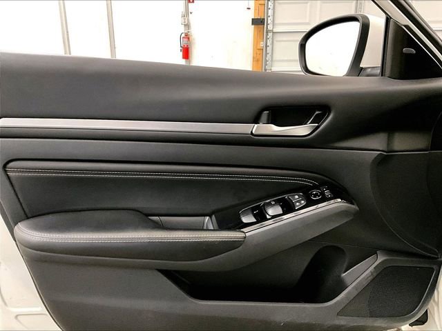 Used 2023 Nissan Altima 2.5 SV w/ SV Premium Package AWD/4WD image 22