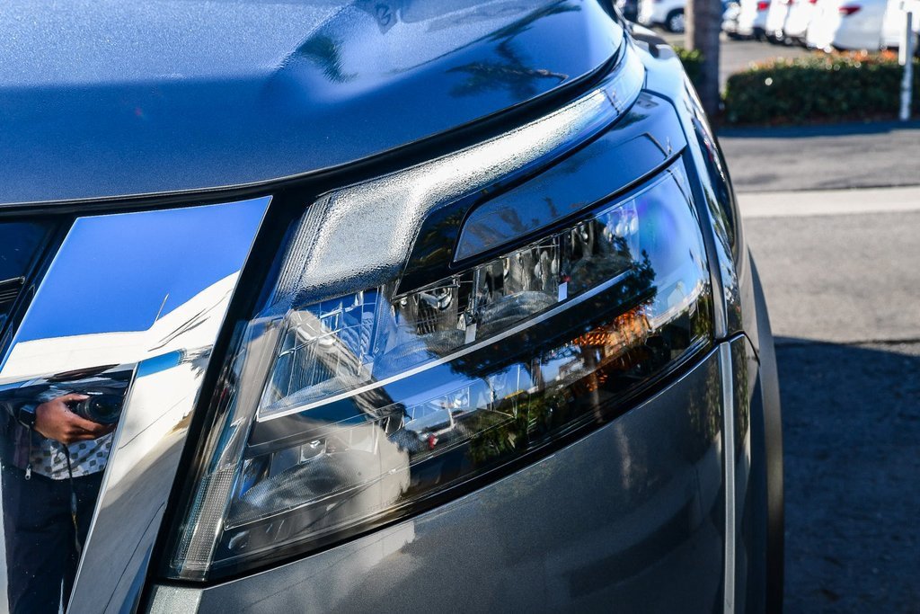 Used 2024 Nissan Pathfinder SV image 8