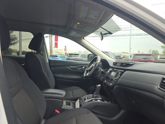 Used 2017 Nissan Rogue SV image 14