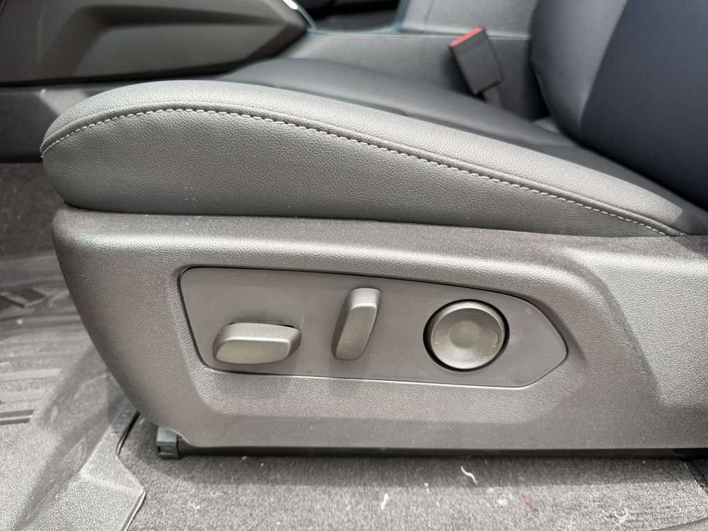 New 2026 Chevrolet Colorado LT w/ LT Convenience Package AWD/4WD image 10