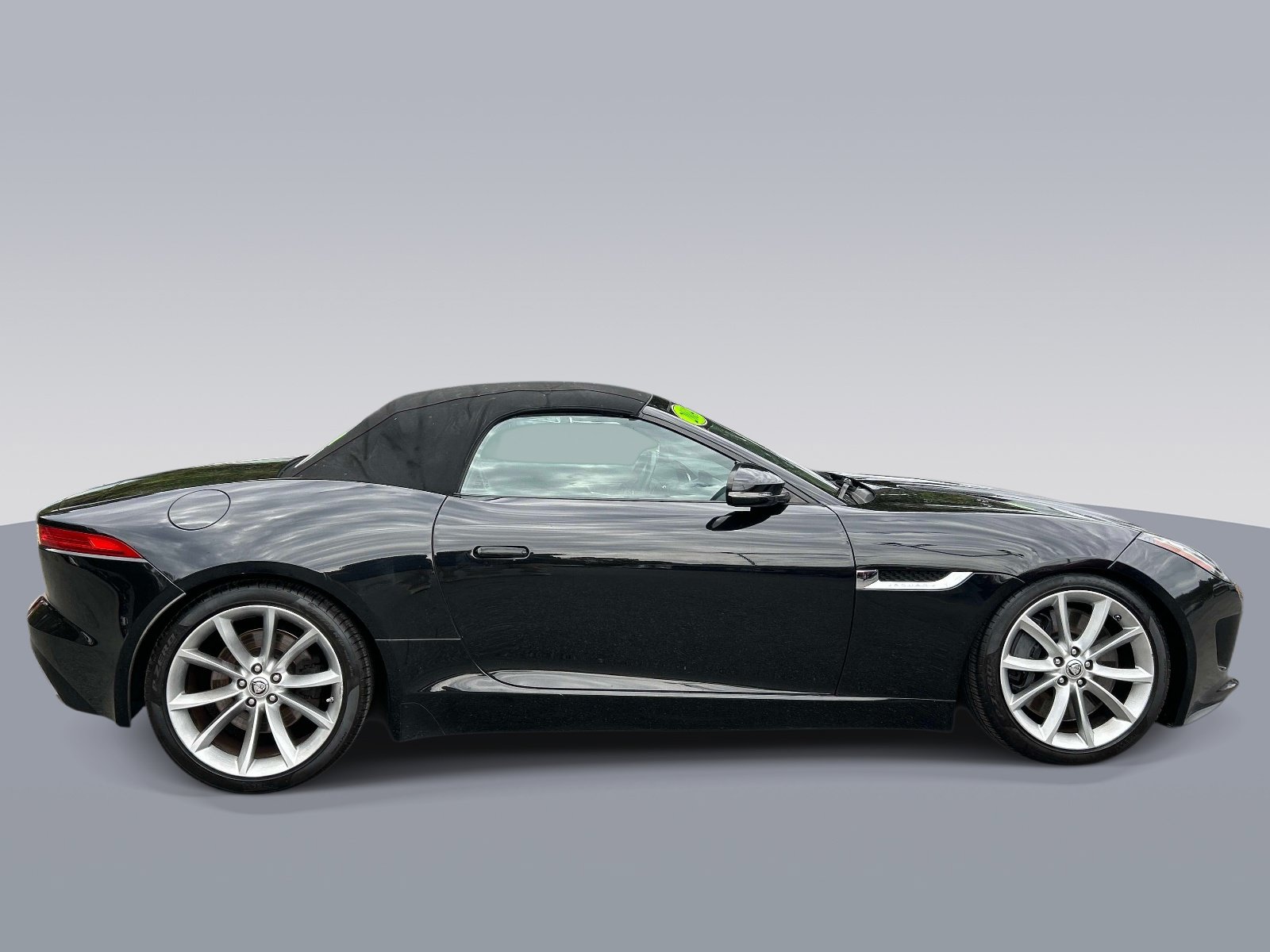 Used 2014 Jaguar F-TYPE S RWD image 2