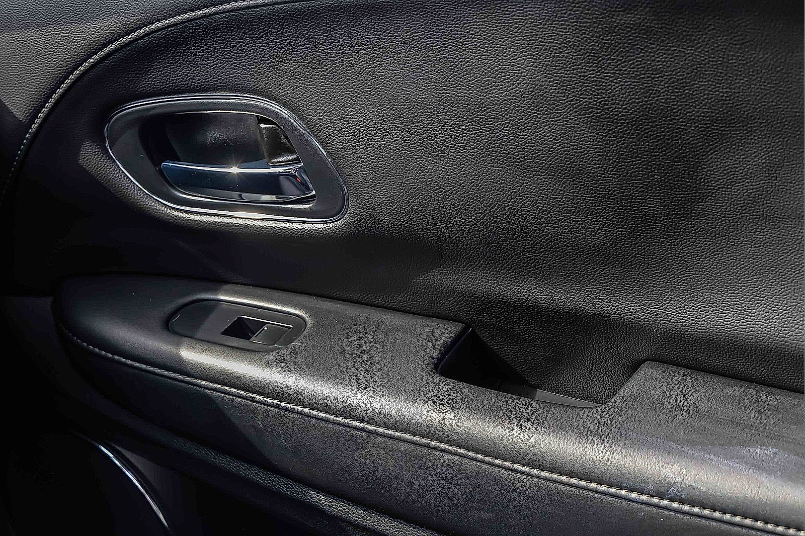 Used 2019 Honda HR-V EX-L image 16