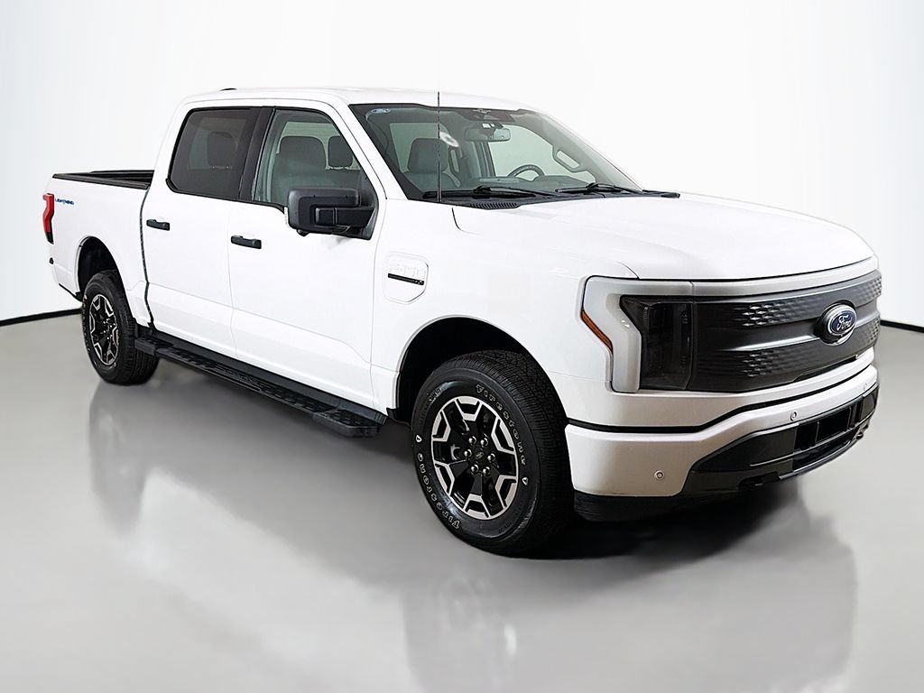 Used 2023 Ford F150 Lightning XLT AWD/4WD image 41