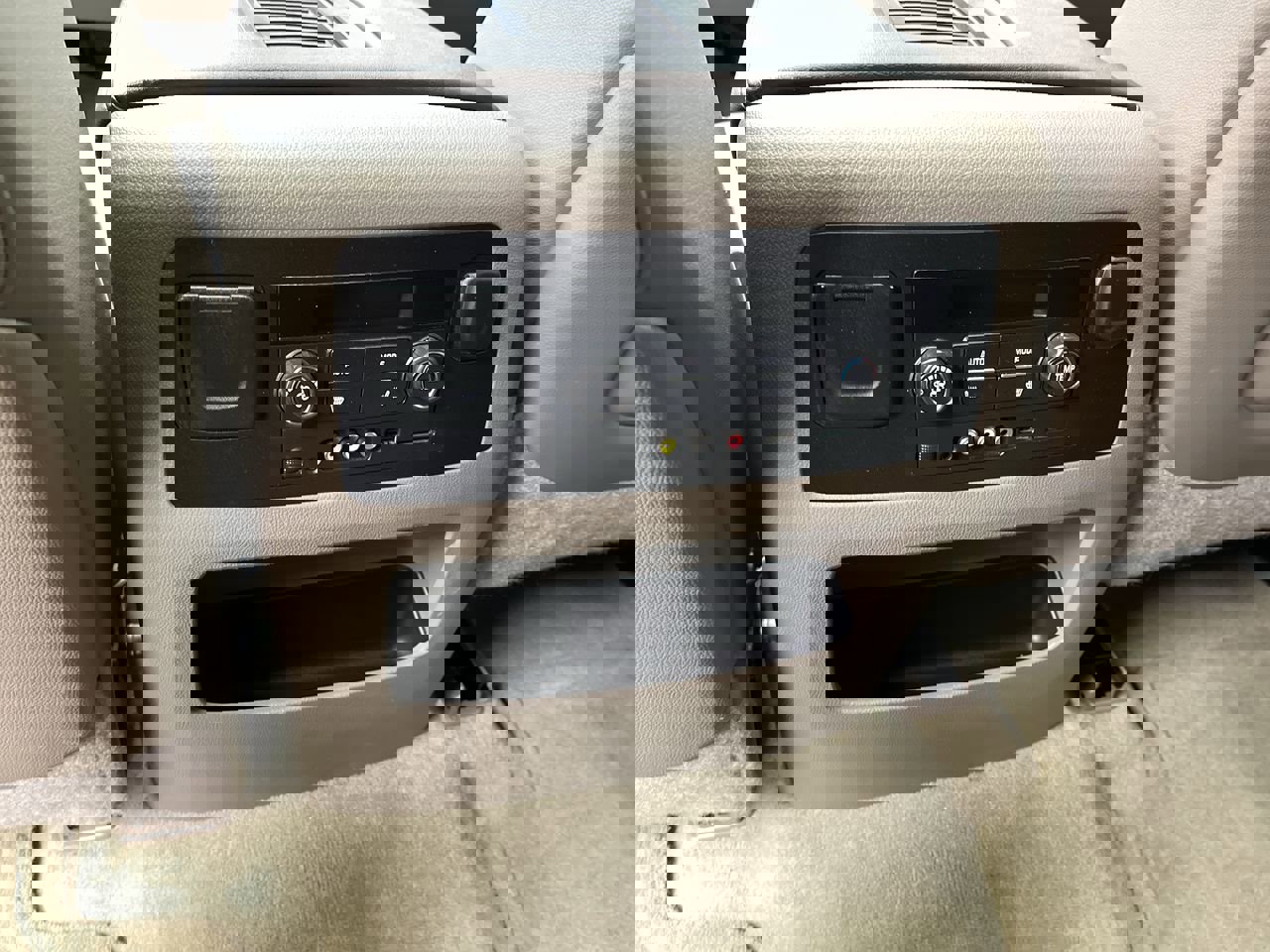 Used 2015 Chevrolet Tahoe LTZ AWD/4WD image 14