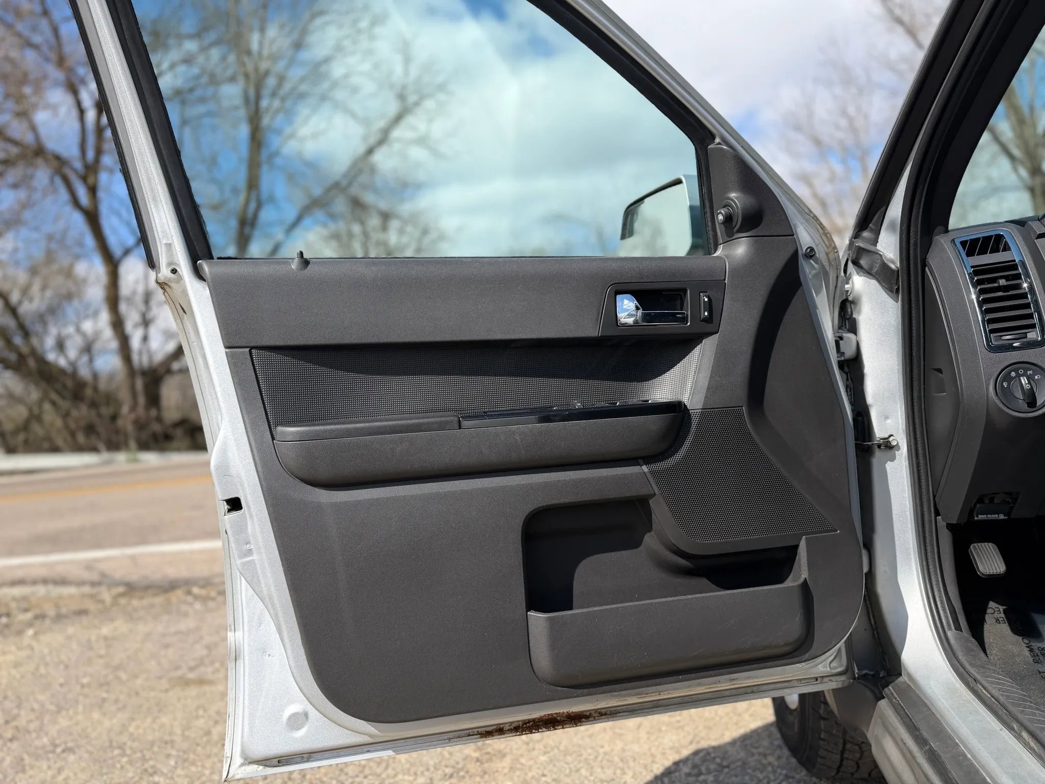 Used 2012 Ford Escape Limited image 15