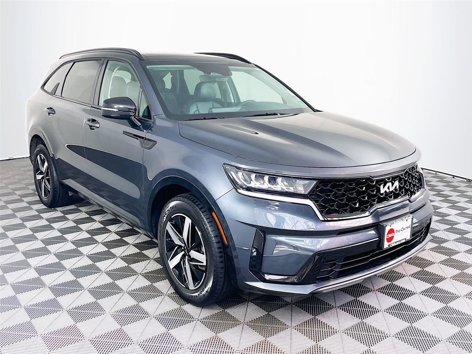 Used 2023 Kia Sorento S w/ Panoramic Sunroof Package