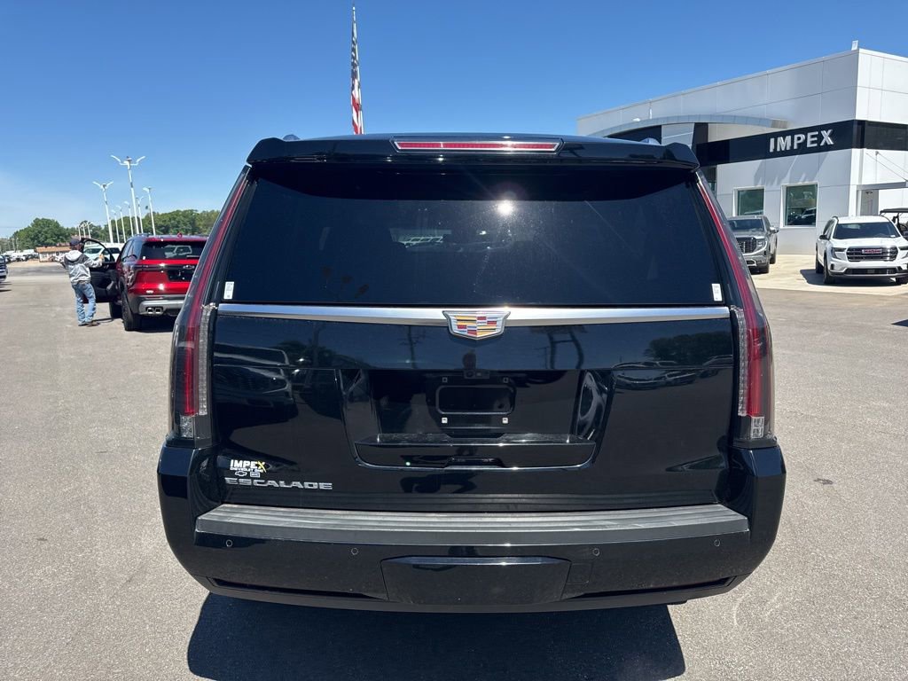 Used 2018 Cadillac Escalade Premium Luxury AWD/4WD image 4