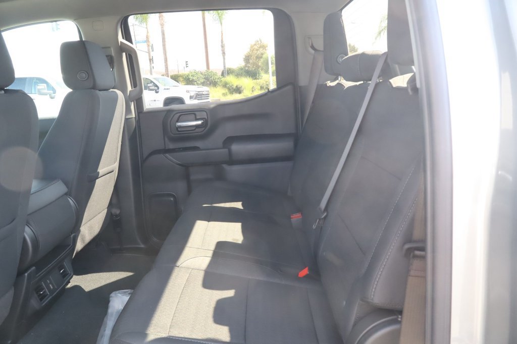 New 2026 Chevrolet Silverado 1500 Custom w/ LPO, Dark Essentials Package RWD image 30