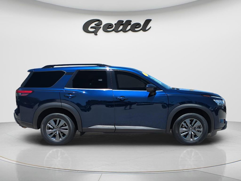 Used 2022 Nissan Pathfinder SV AWD/4WD image 4