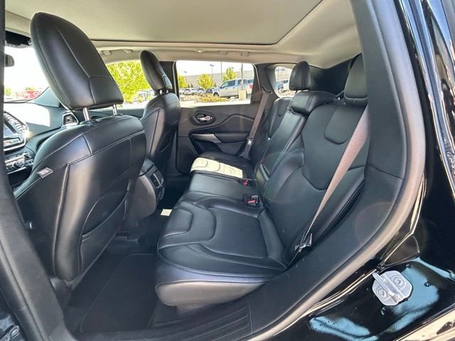 Used 2019 Jeep Cherokee Limited w/ Technology Group AWD/4WD image 28
