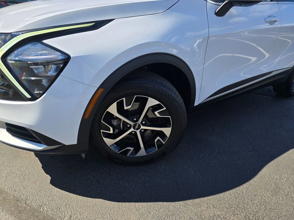 Used 2023 Kia Sportage EX AWD/4WD image 2