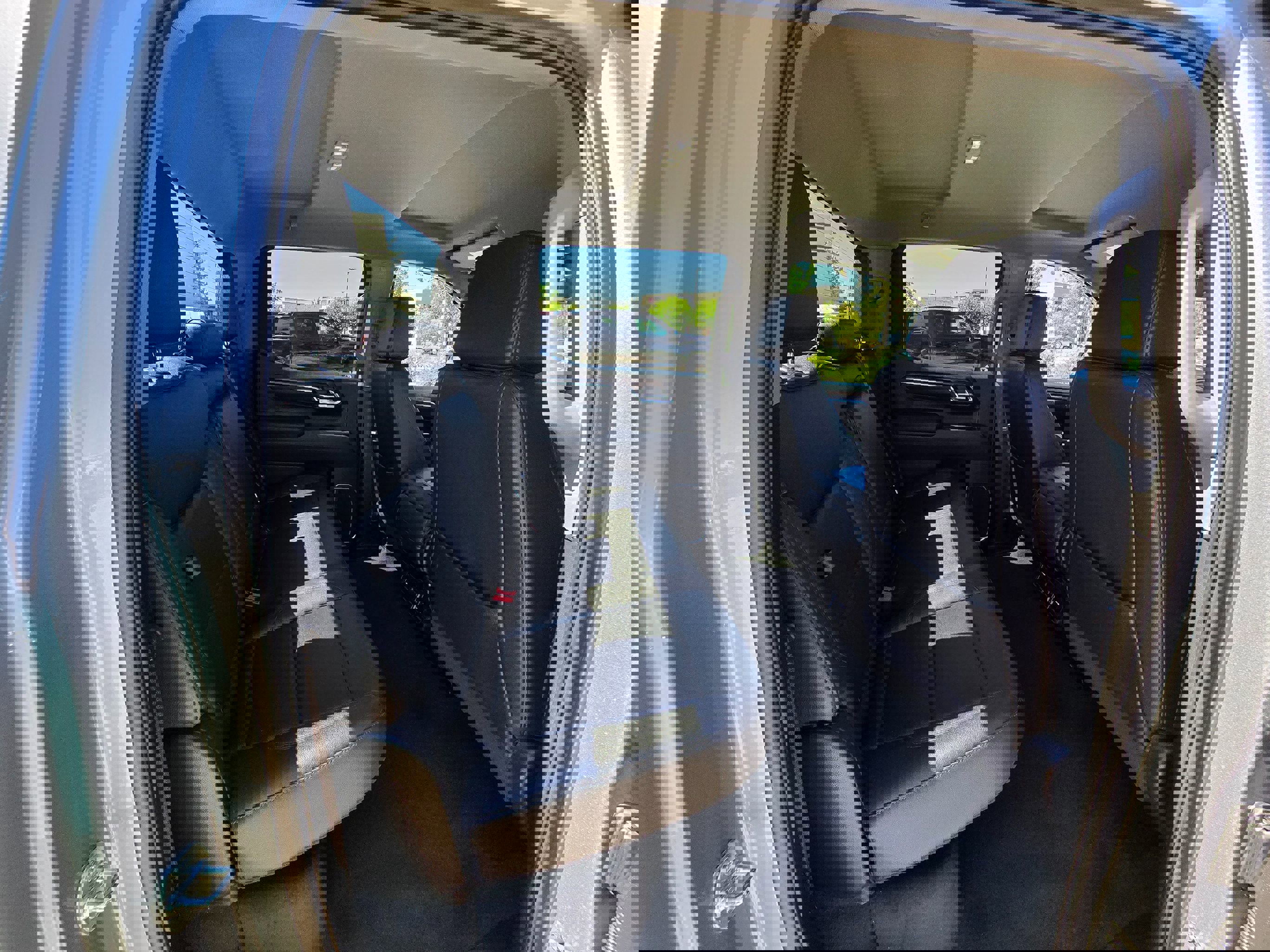 Used 2025 GMC Sierra 1500 SLT image 32