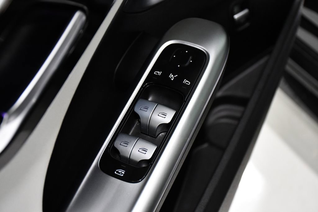 Certified 2025 Mercedes-Benz C 300 4MATIC Sedan image 18