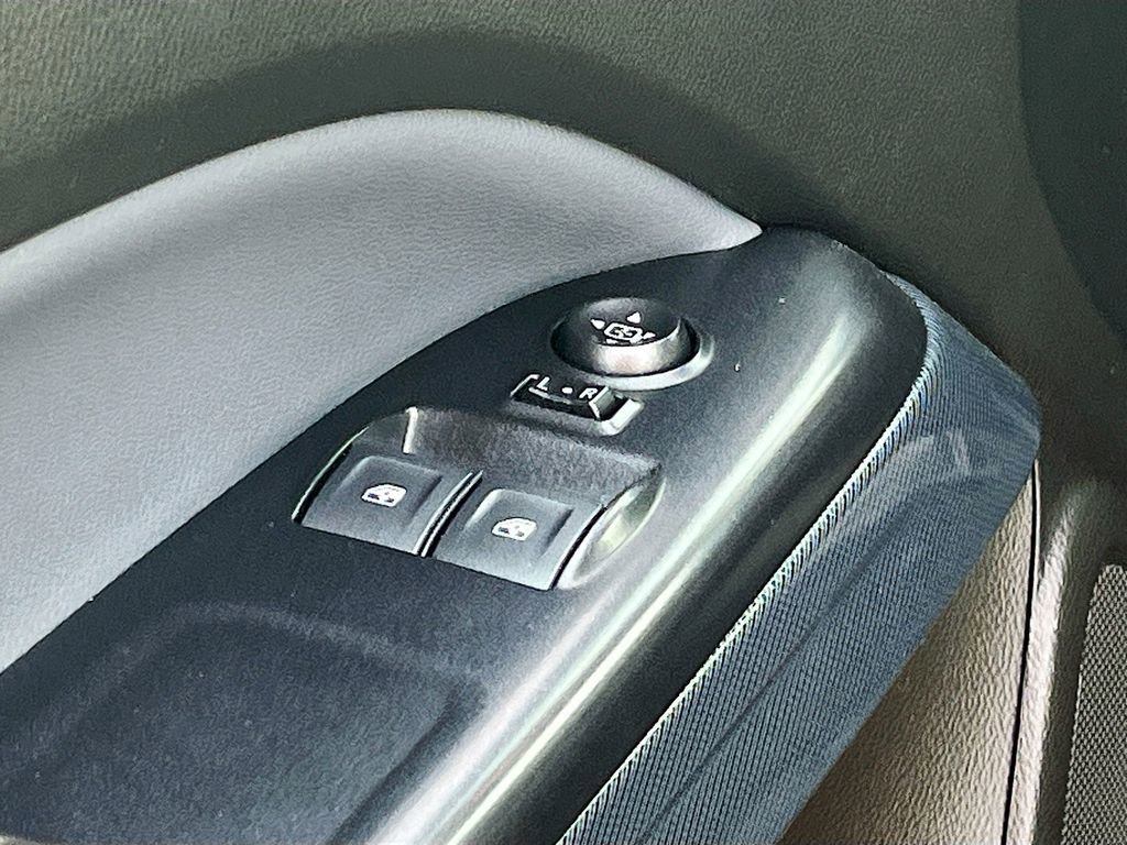 Used 2021 Chevrolet Colorado Z71 image 17