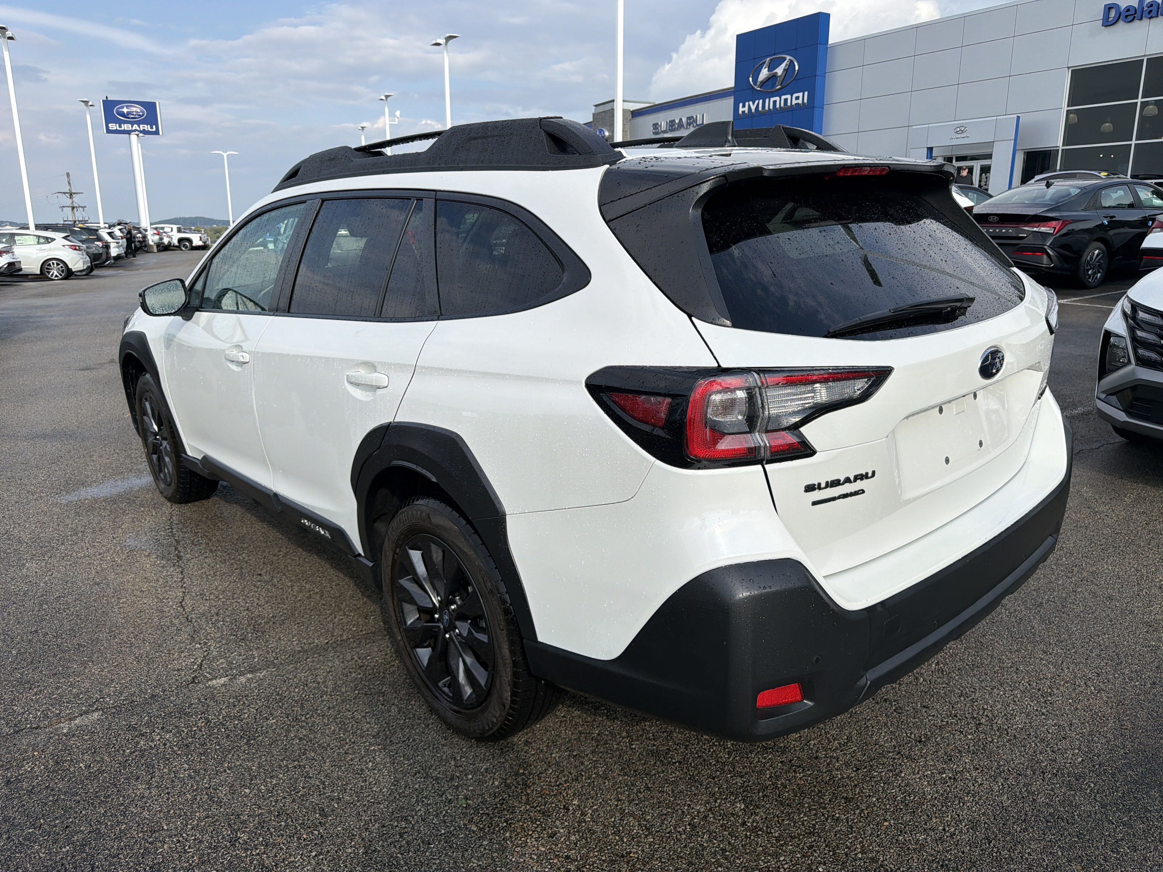 Used 2025 Subaru Outback Onyx Edition AWD/4WD image 8