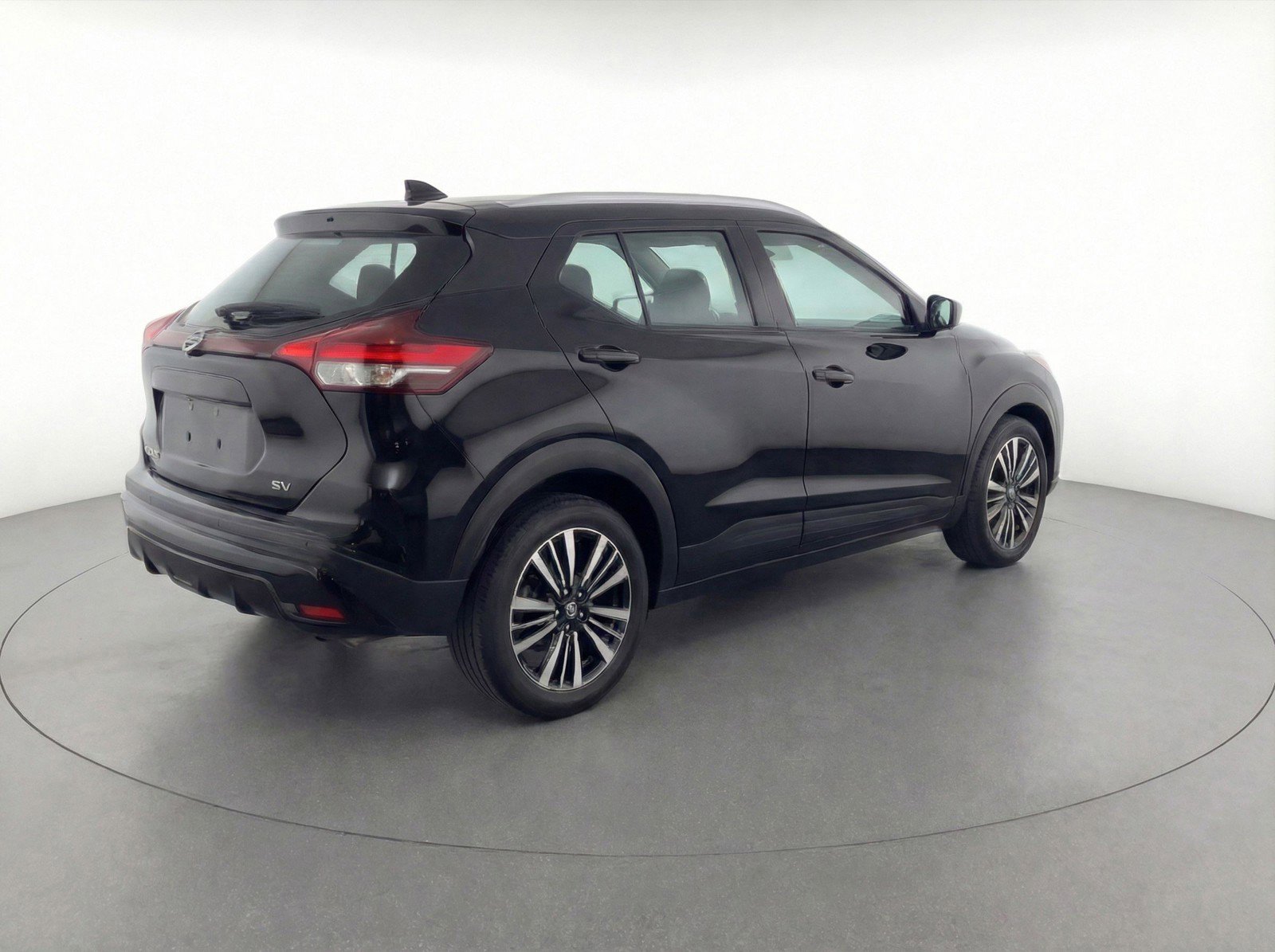 Used 2024 Nissan Kicks SV FWD image 9
