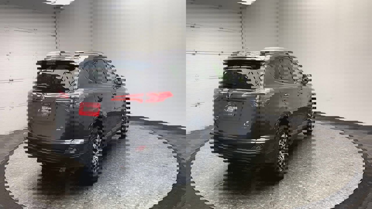 Used 2017 Toyota RAV4 LE w/ Carpet Mat Package image 30