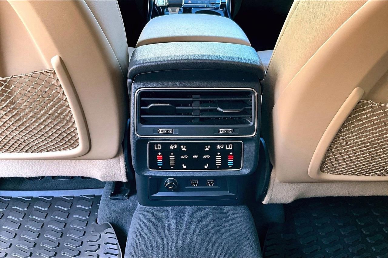 Used 2020 Audi Q8 Premium Plus w/ Premium Plus Package image 17