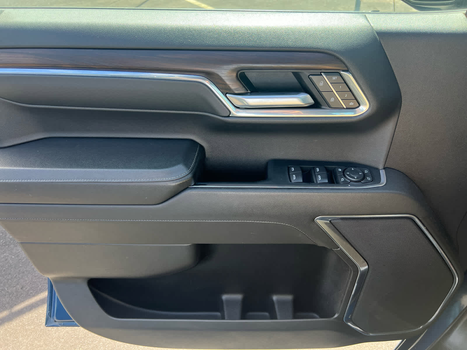 Used 2024 GMC Sierra 1500 SLT image 14