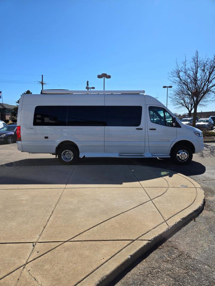 Used 2022 Mercedes-Benz Sprinter 3500 image 4