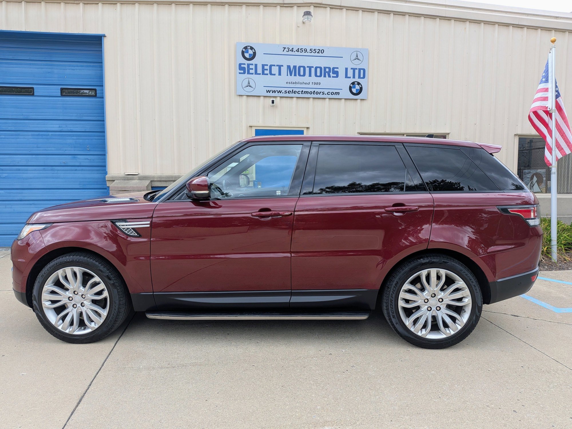 Used 2016 Land Rover Range Rover Sport HSE AWD/4WD image 3