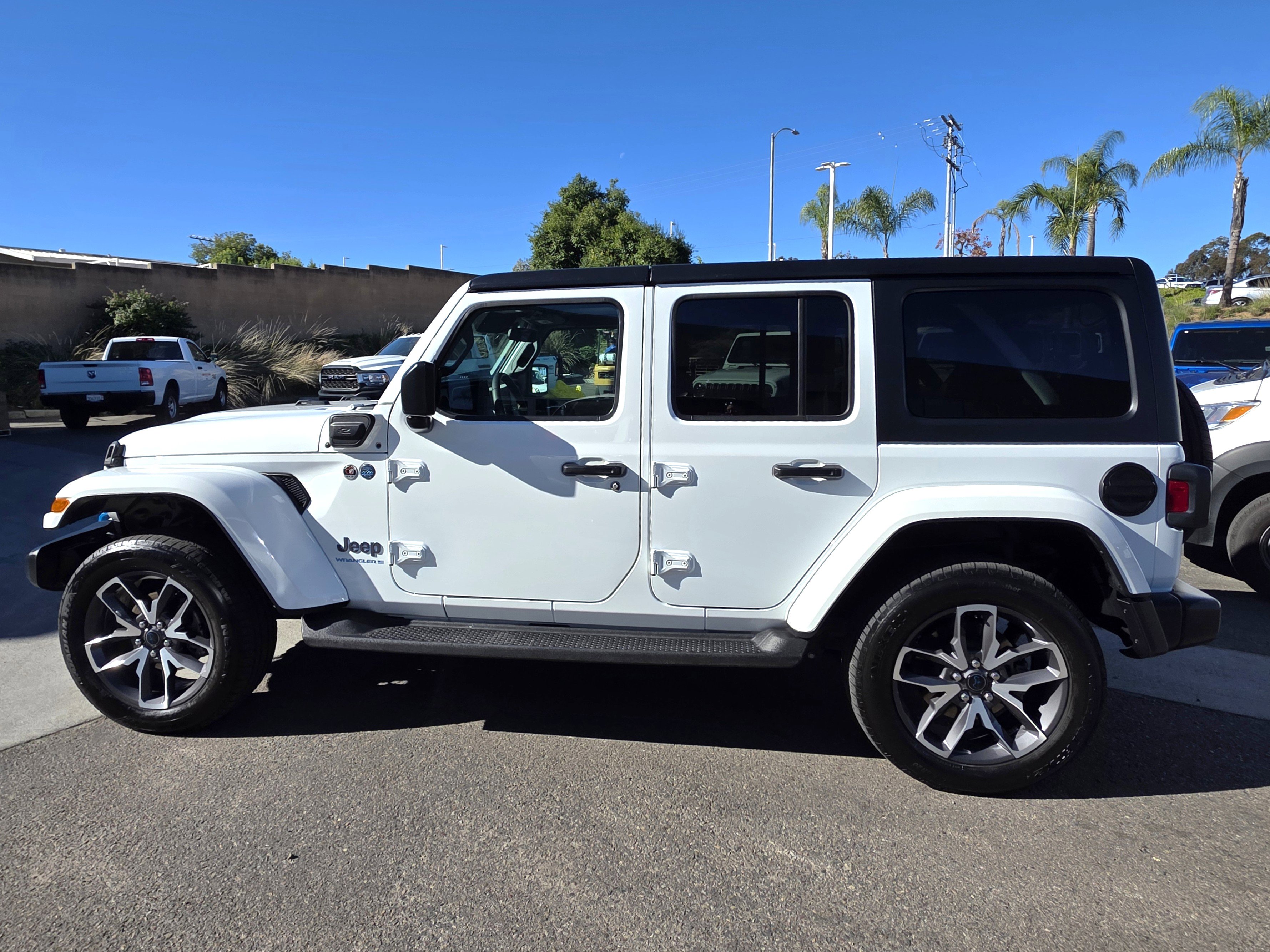 Used 2024 Jeep Wrangler Sport S image 2