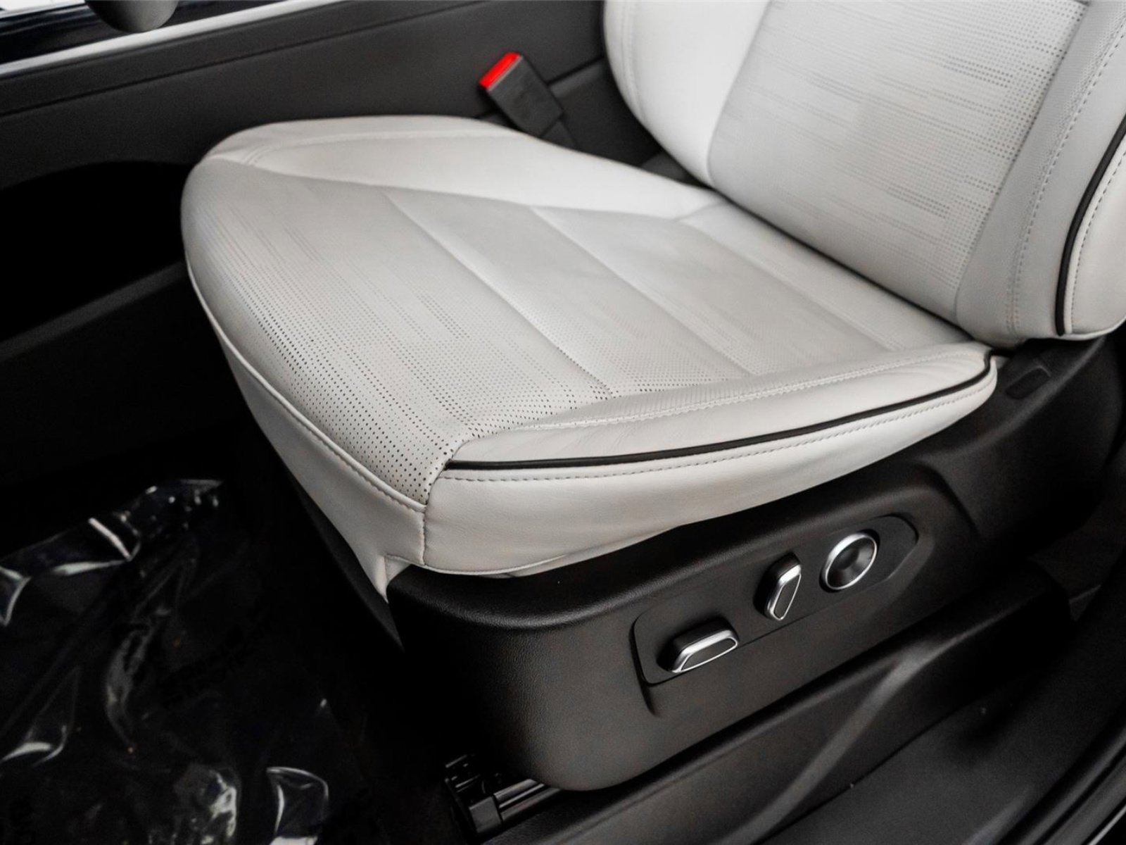 Used 2026 Cadillac Escalade Sport w/ LPO, Floor Liner Package image 42