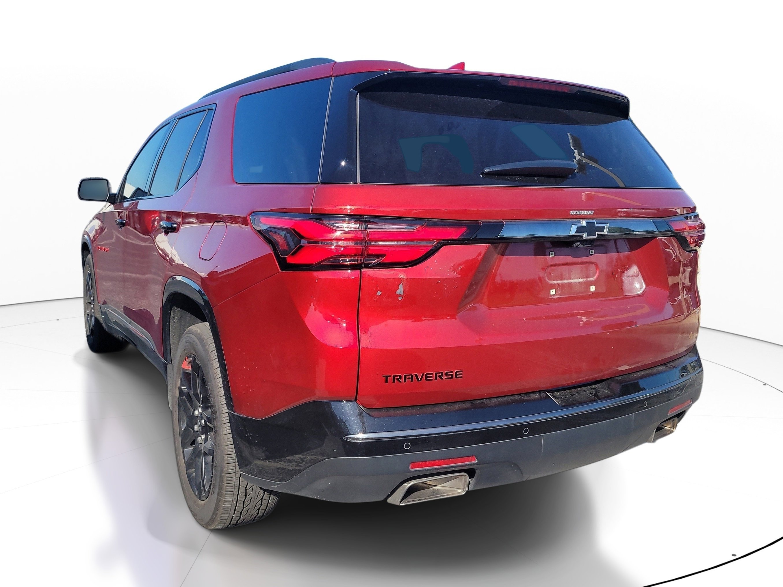 Used 2022 Chevrolet Traverse Premier w/ Redline Edition FWD image 5