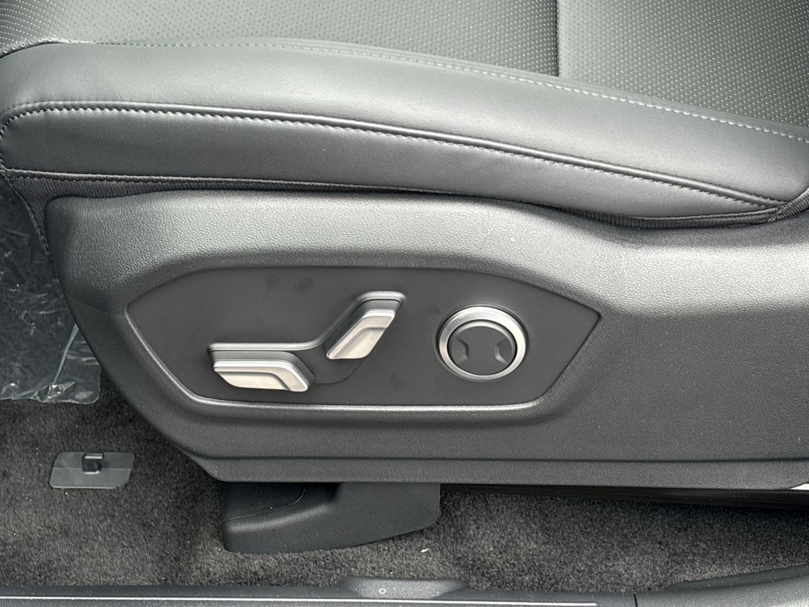 New 2027 Hyundai Santa Fe SEL AWD/4WD image 14
