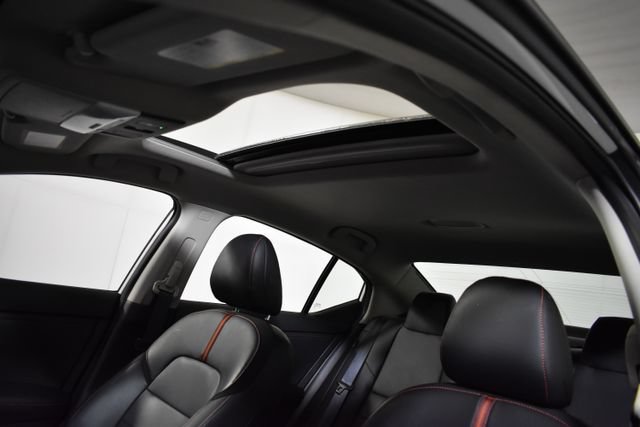 Certified 2025 Nissan Sentra SR w/ SR Premium Package FWD image 40