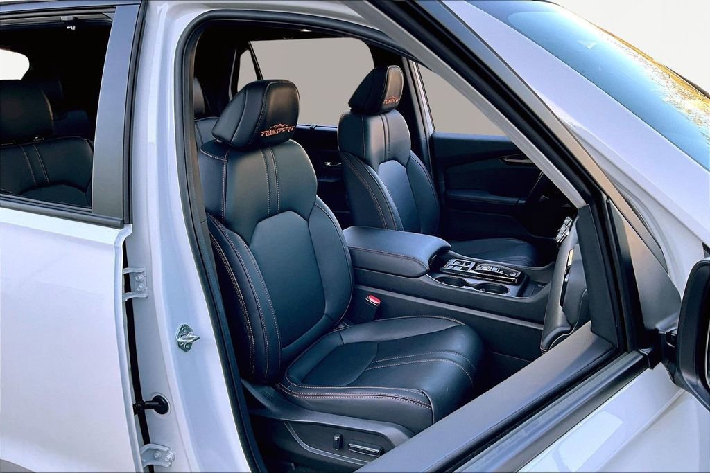 Certified 2025 Honda Pilot TrailSport image 23