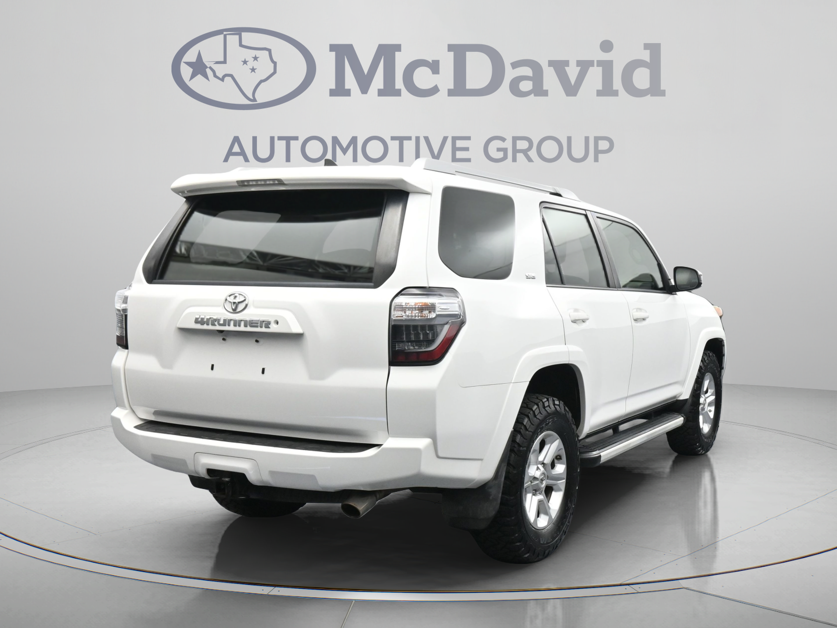 Used 2018 Toyota 4Runner SR5 AWD/4WD image 8