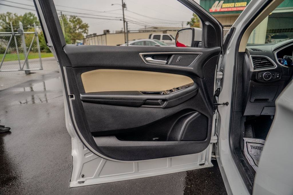 Used 2019 Ford Edge SEL w/ Equipment Group 201A FWD image 11
