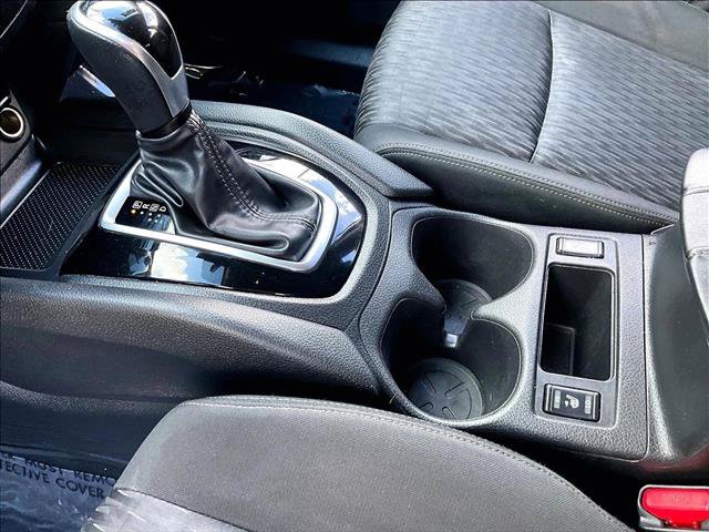 Used 2020 Nissan Rogue SV FWD image 13