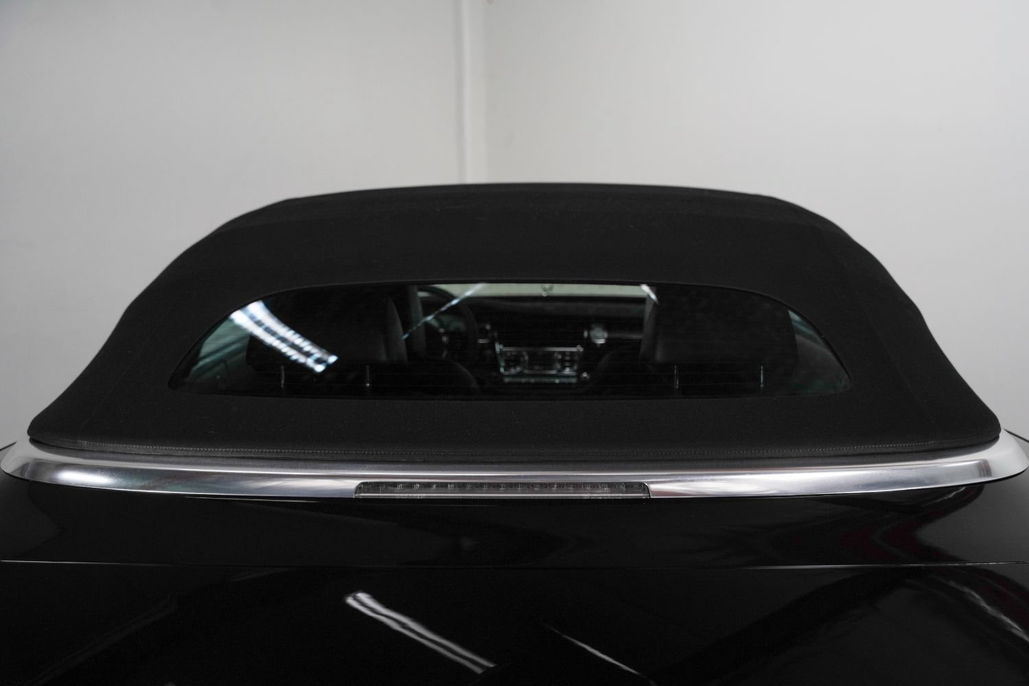 Used 2019 Rolls-Royce Dawn RWD image 22