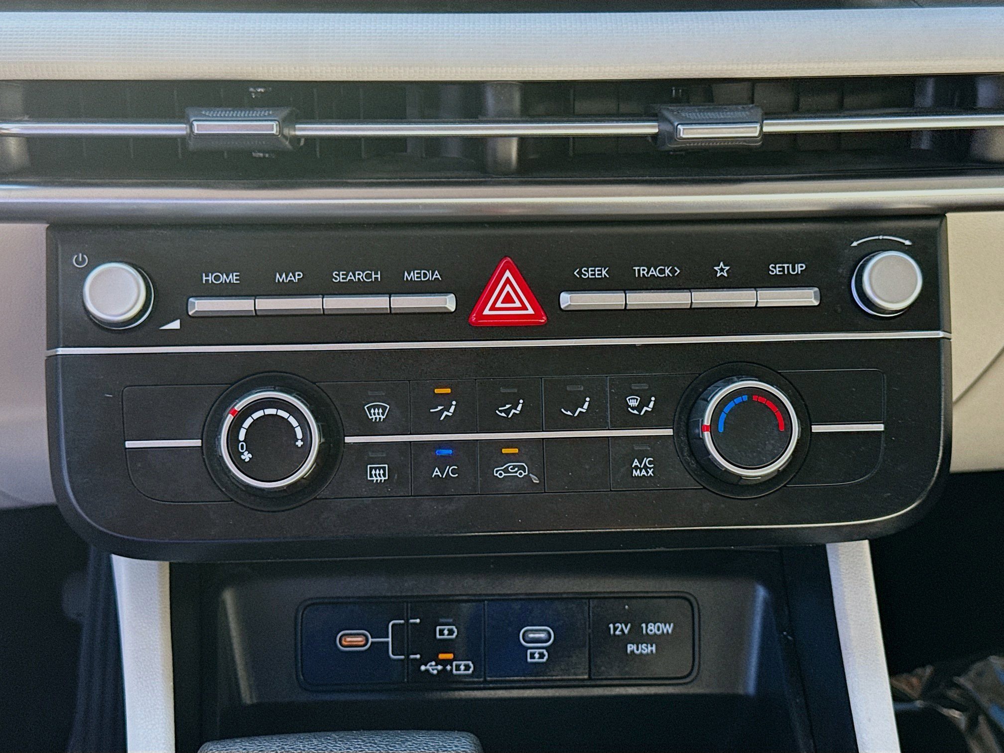 Used 2025 Hyundai Tucson SE image 12