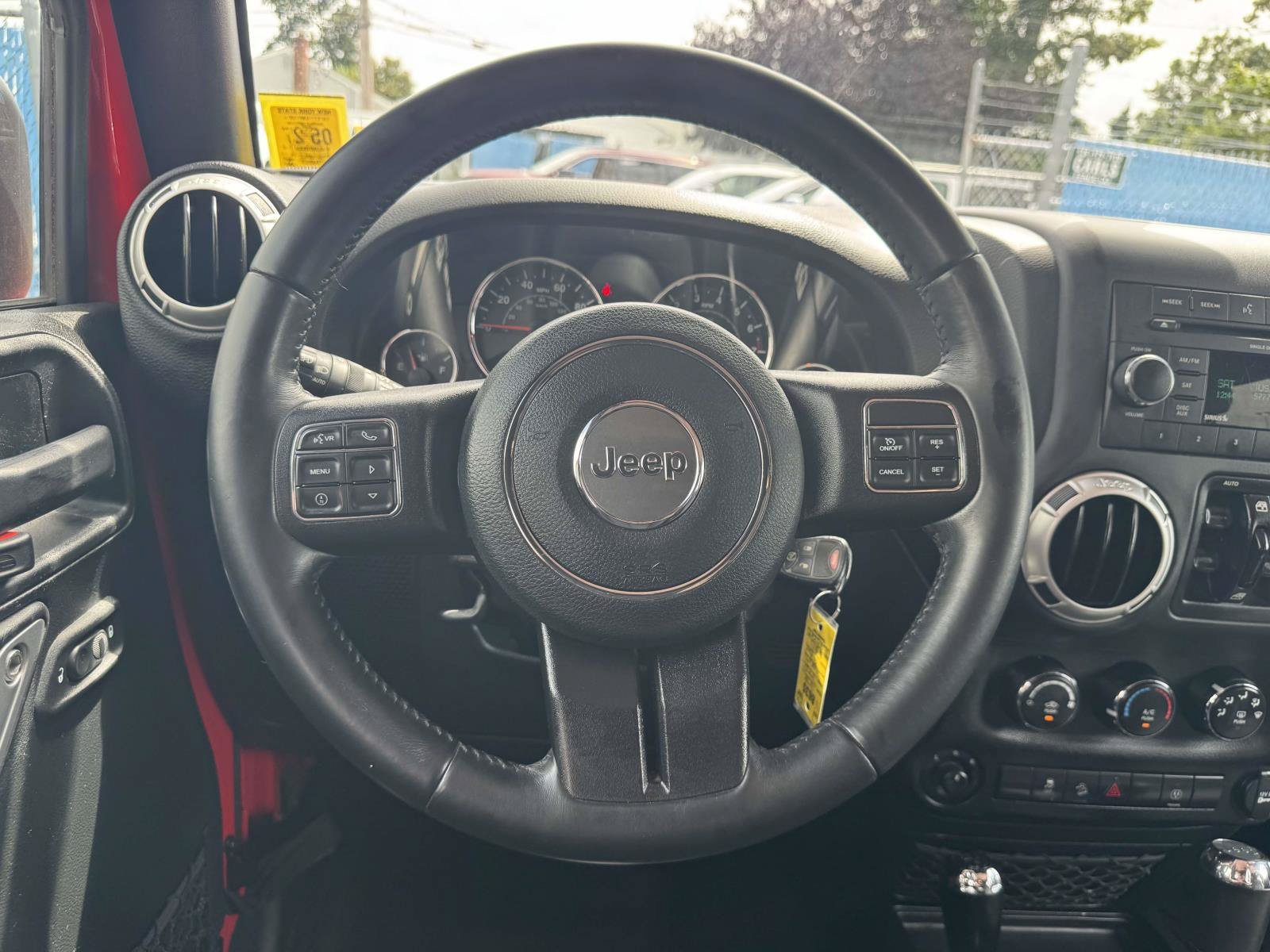 Used 2018 Jeep Wrangler Unlimited Sahara w/ Connectivity Group AWD/4WD image 12