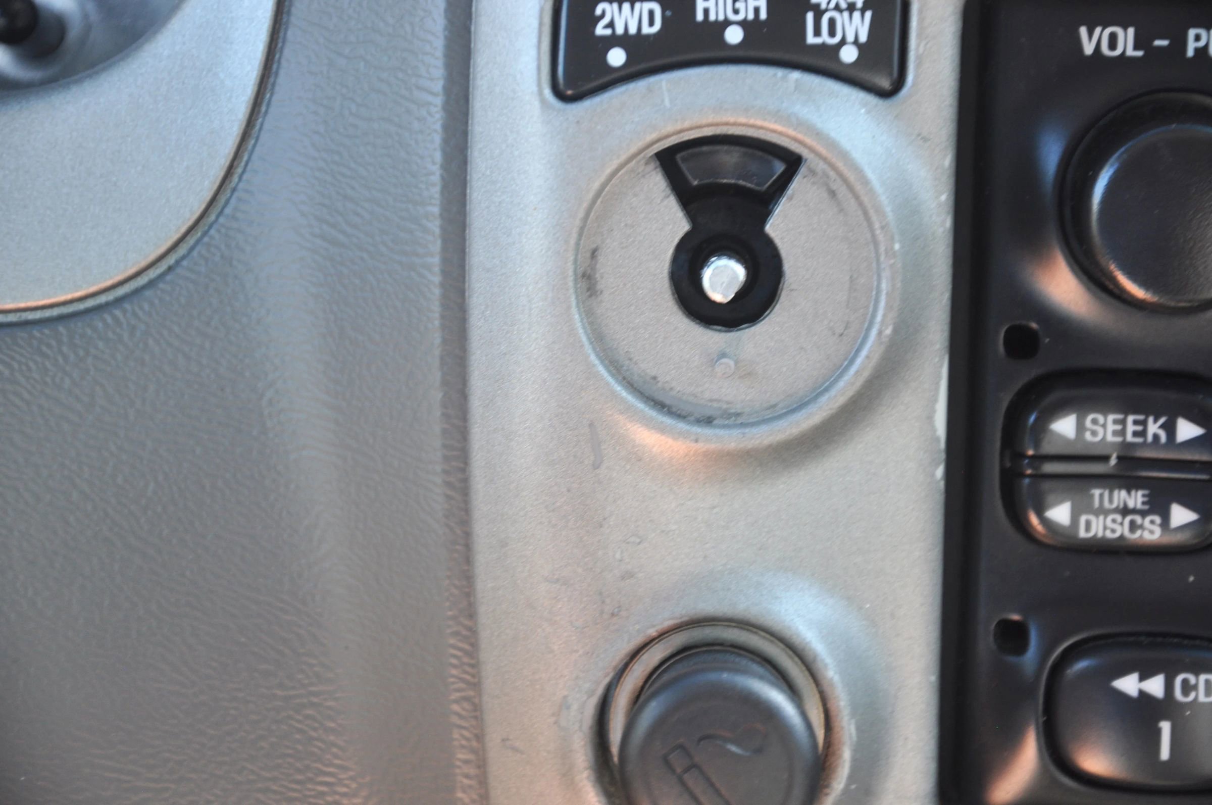 Used 2004 Ford Explorer Sport Trac XLT AWD/4WD image 38