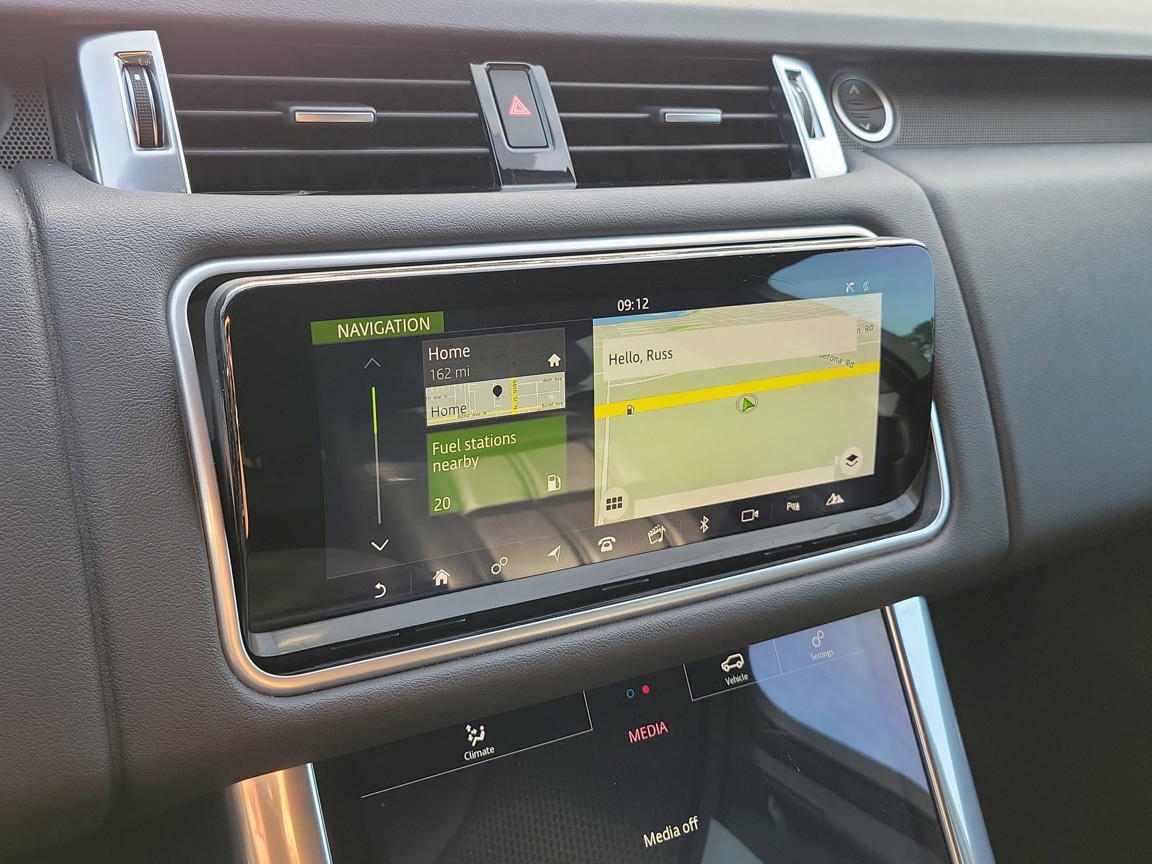 Used 2020 Land Rover Range Rover Sport SE image 34