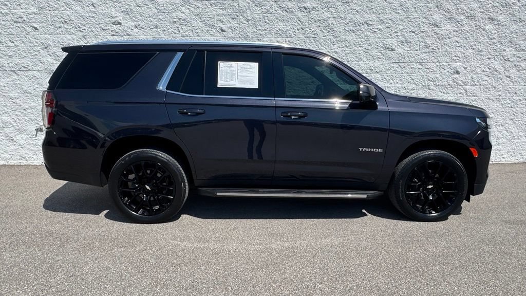 Used 2022 Chevrolet Tahoe LT w/ Luxury Package AWD/4WD image 2