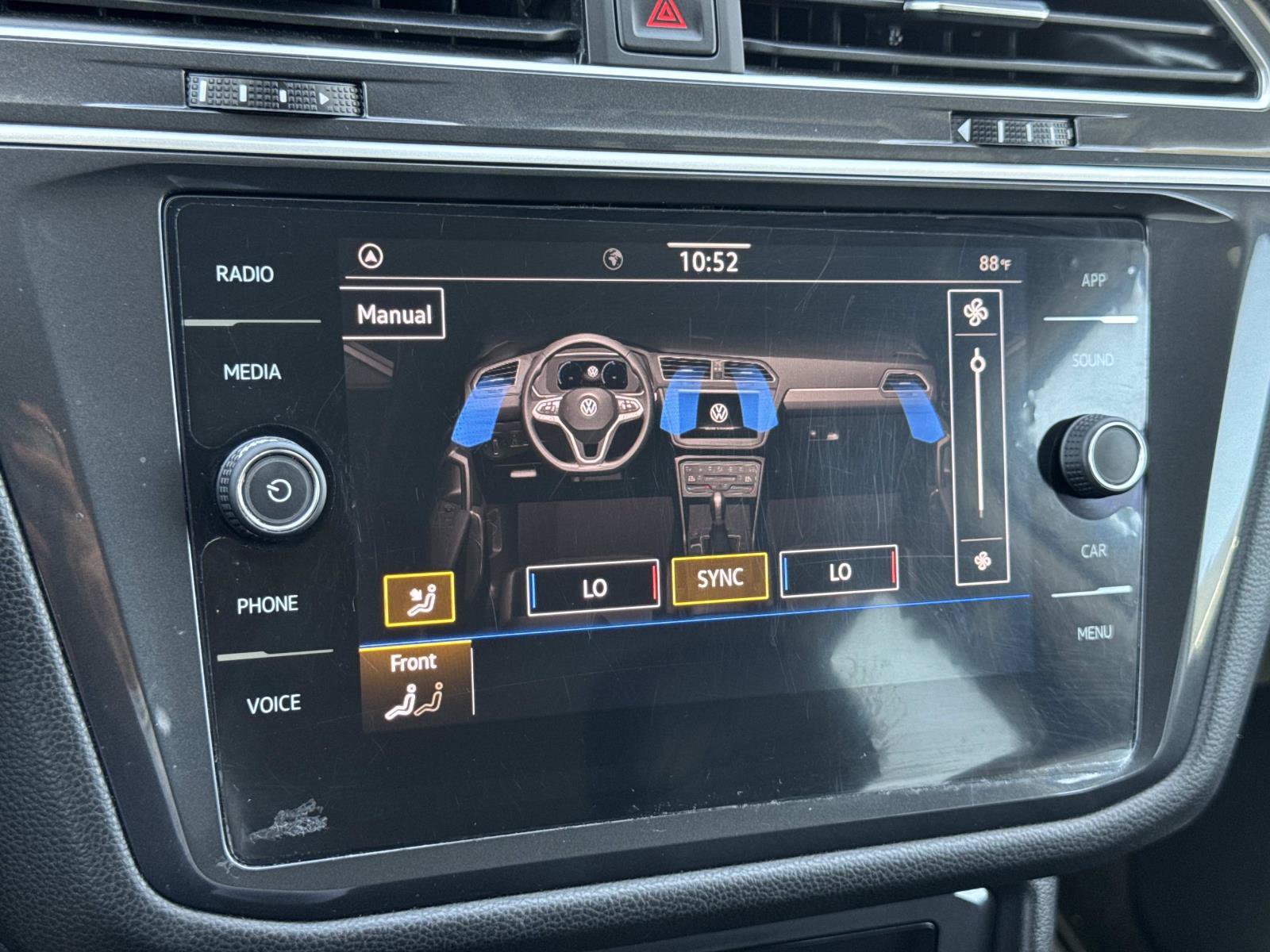 Certified 2024 Volkswagen Tiguan SE FWD image 14