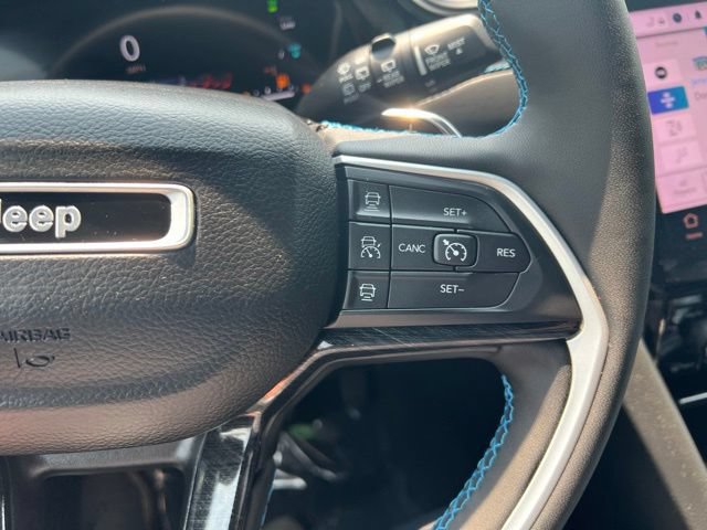 Used 2023 Jeep Grand Cherokee Trailhawk AWD/4WD image 9