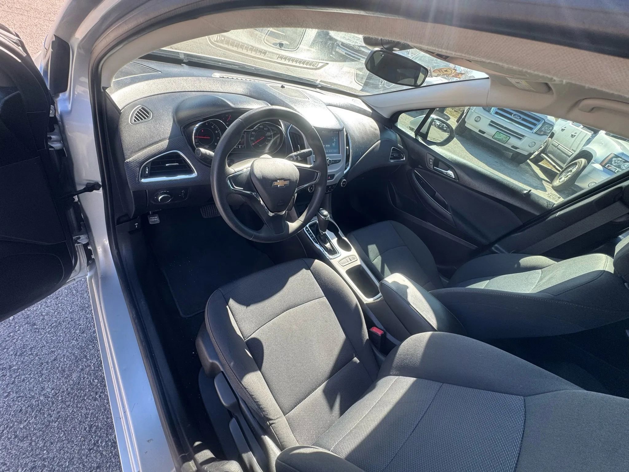 Used 2018 Chevrolet Cruze LS FWD image 19