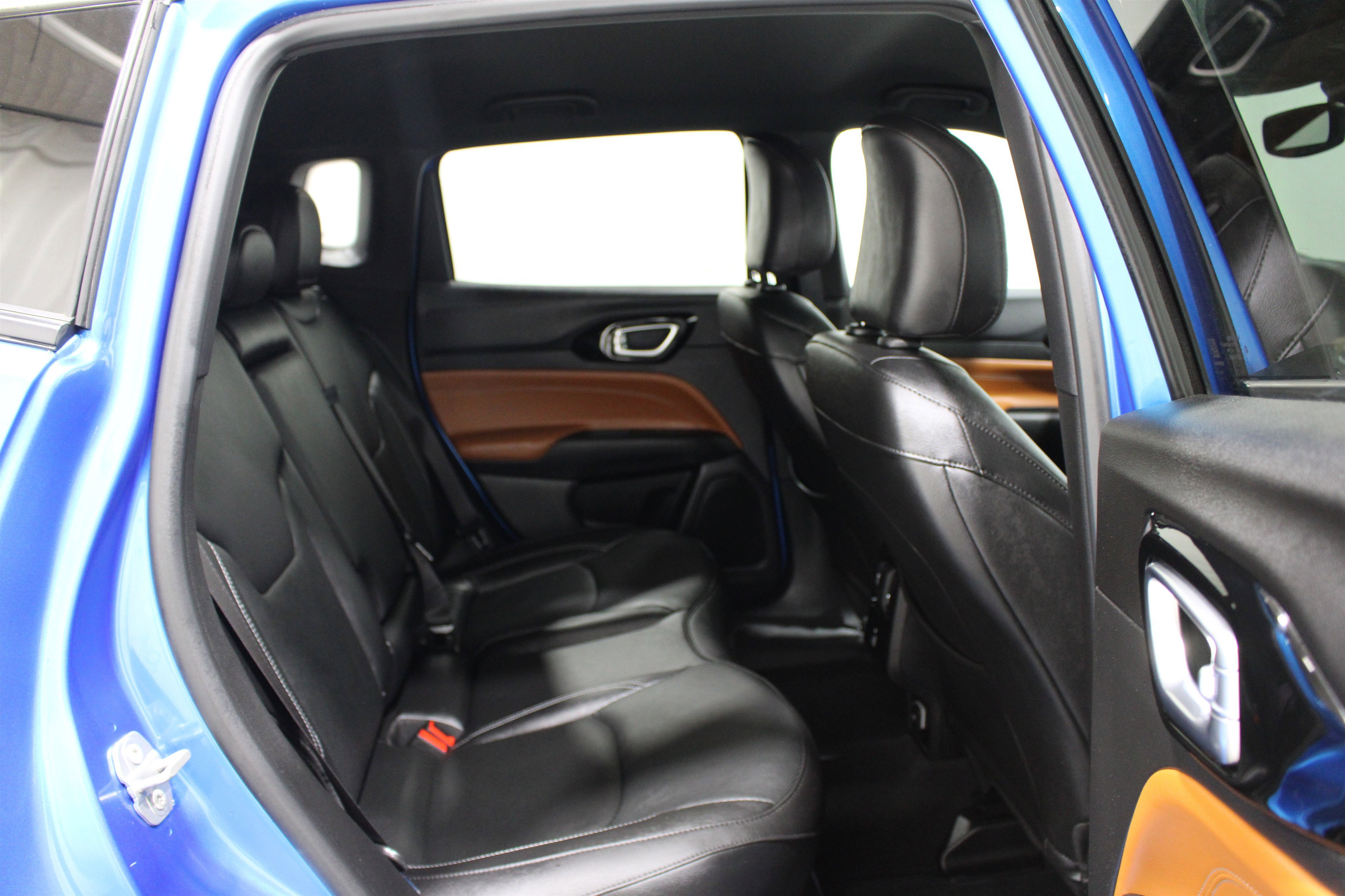 Used 2025 Jeep Compass Limited w/ Elite Group image 26